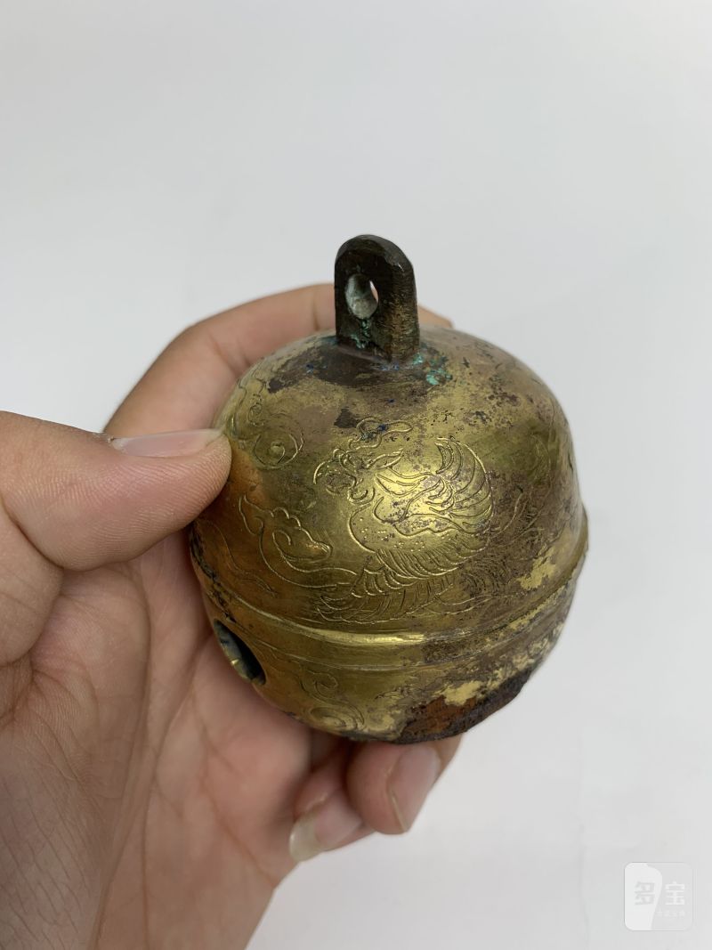 明 铜鎏金錾刻凤鸟纹马铃一对 - 图14